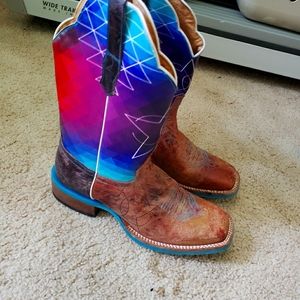 Women's cinch edge Square toe boots